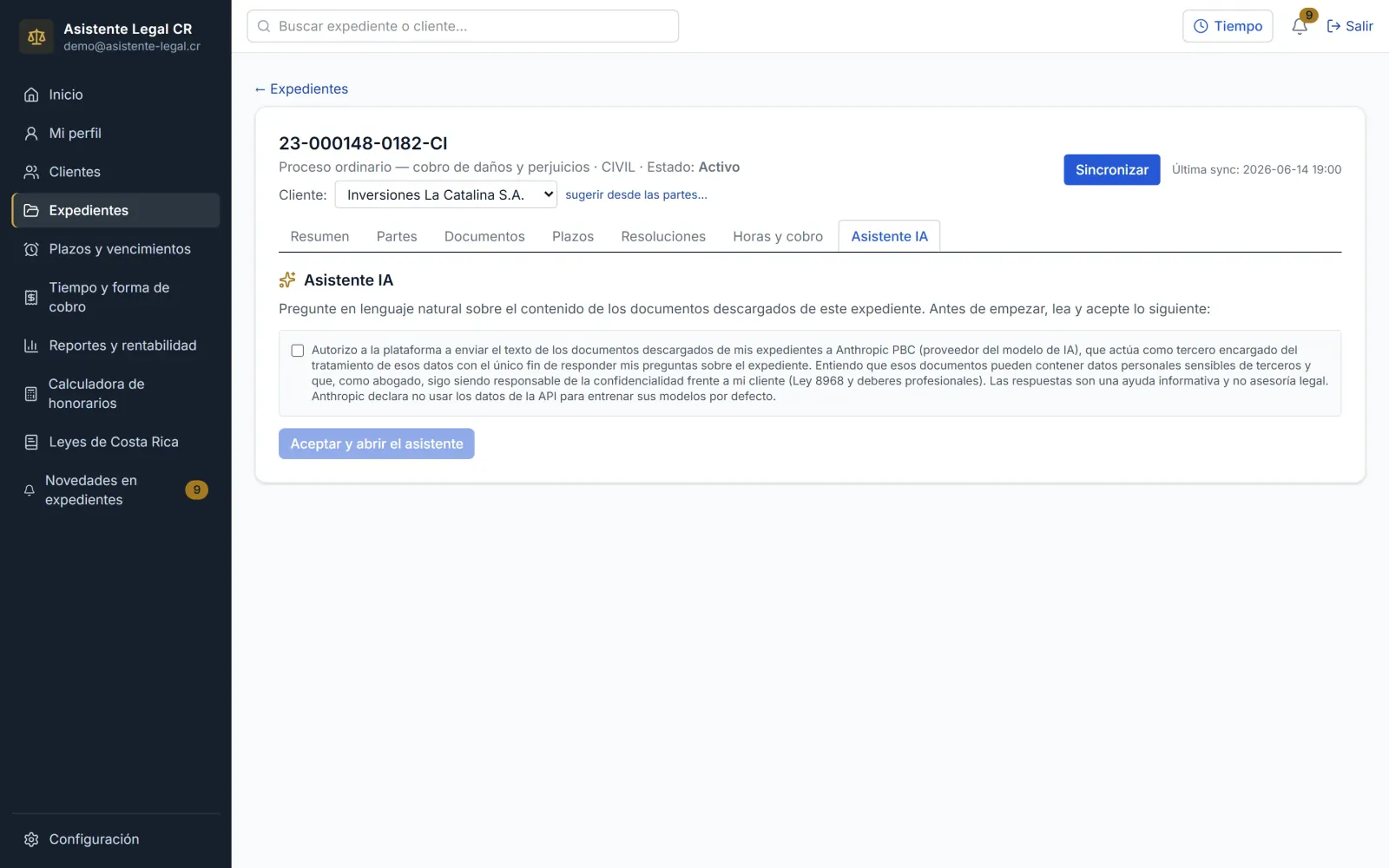 Asistente de IA respondiendo preguntas sobre los documentos del expediente